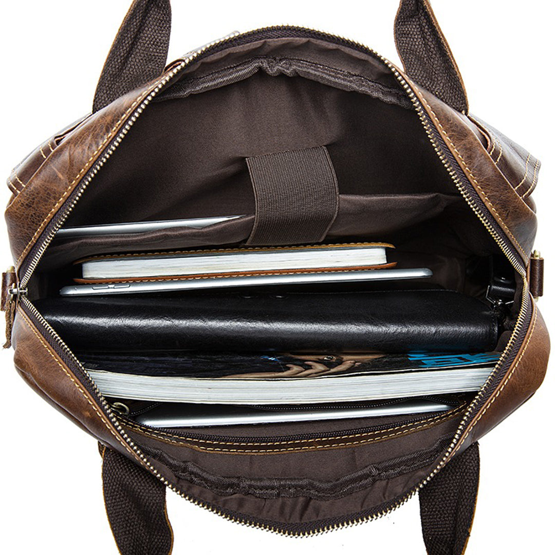 Bolsa Carteiro BP 800 masculina elegante para trabalho e uso diário, com compartimento para laptop.