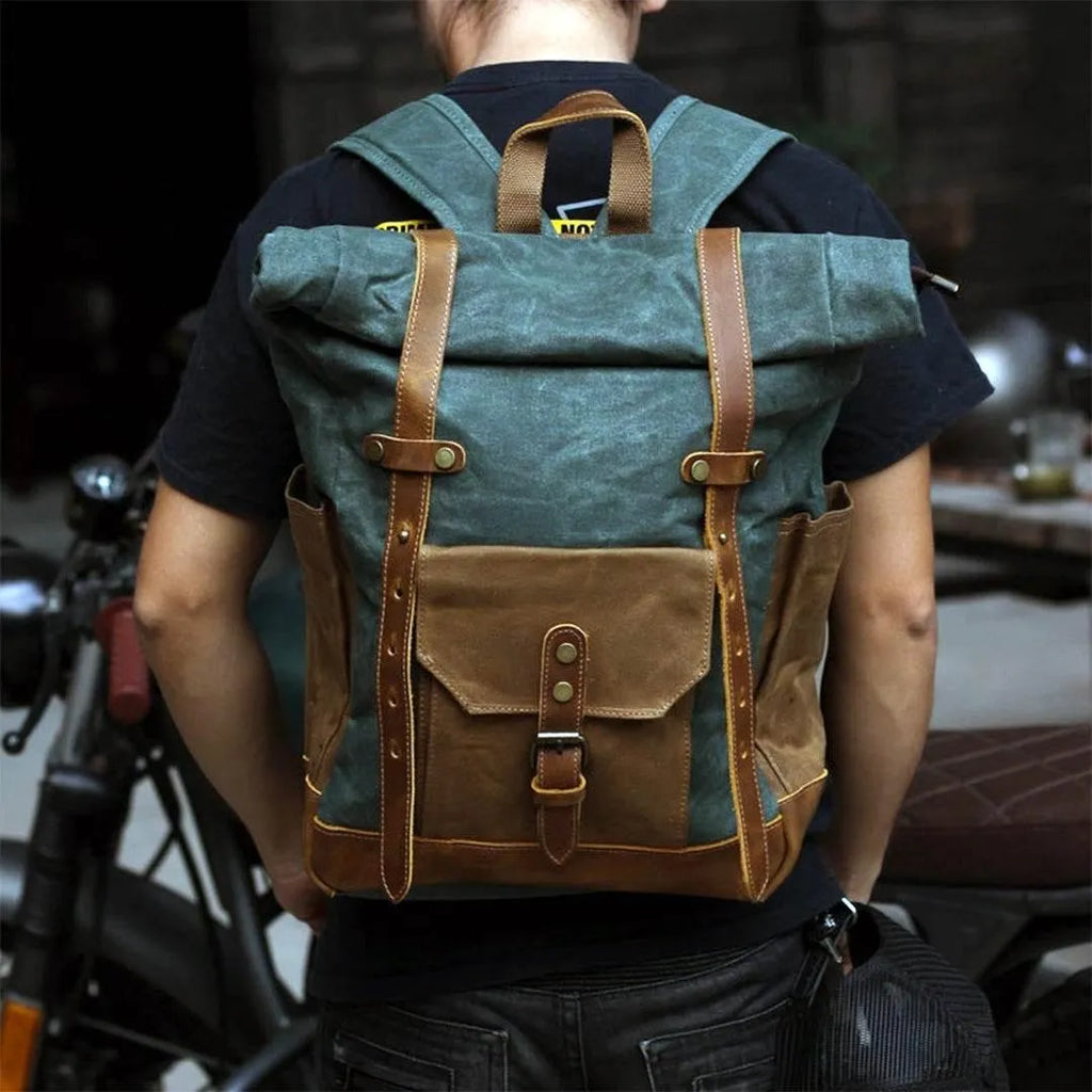Mochila BP 102 Notebook 15.6" em Lona e Couro. Roll-Top Ajustável BAGYPACK