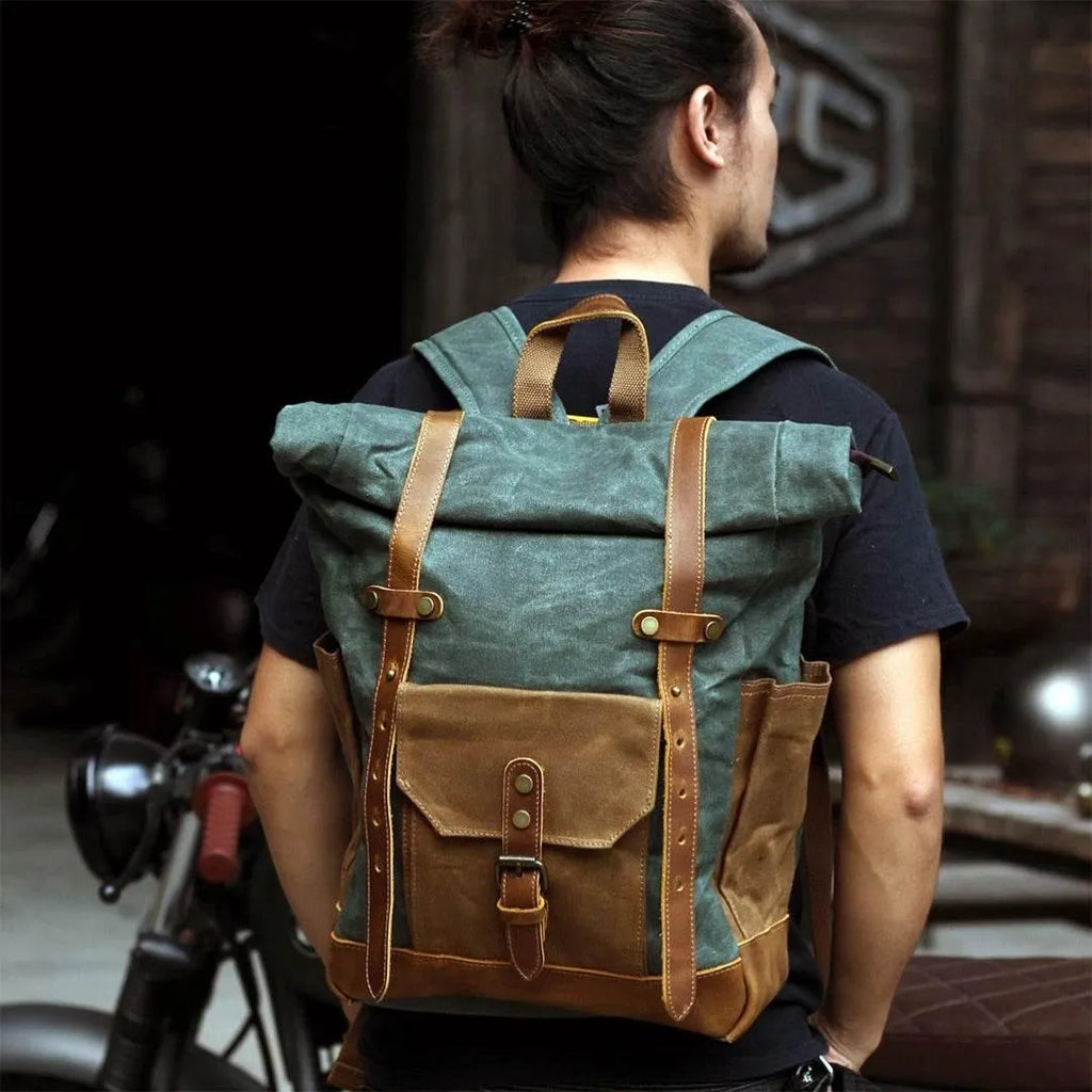 Mochila BP 102 Notebook 15.6" em Lona e Couro. Roll-Top Ajustável BAGYPACK