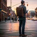 Mochila de Couro Legítimo BP 109: Elegância Atemporal e Funcionalidade para o Dia a Dia