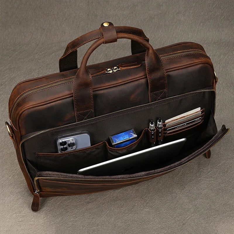 Pasta Executiva em Couro BP 121: Sofisticação e Compartimento para Laptop 15.6" BAGYPACK
