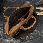 Pasta Executiva em Couro BP 121: Sofisticação e Compartimento para Laptop 15.6"