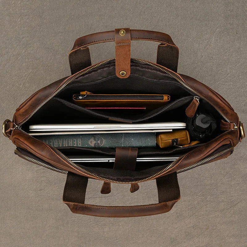Pasta Executiva em Couro BP 121: Sofisticação e Compartimento para Laptop 15.6" BAGYPACK