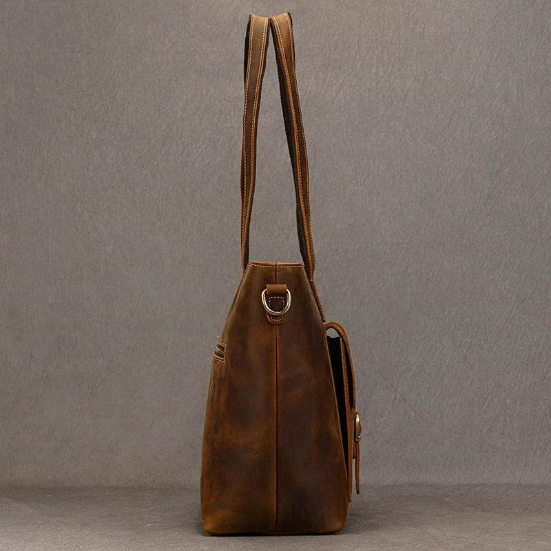 Bolsa Carteiro em Couro BP 123: Elegância e Espaço para Notebook 15" BAGYPACK