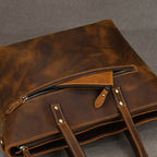 Bolsa Carteiro em Couro BP 123: Elegância e Espaço para Notebook 15" BAGYPACK