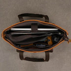 Bolsa Carteiro em Couro BP 123: Elegância e Espaço para Notebook 15" BAGYPACK