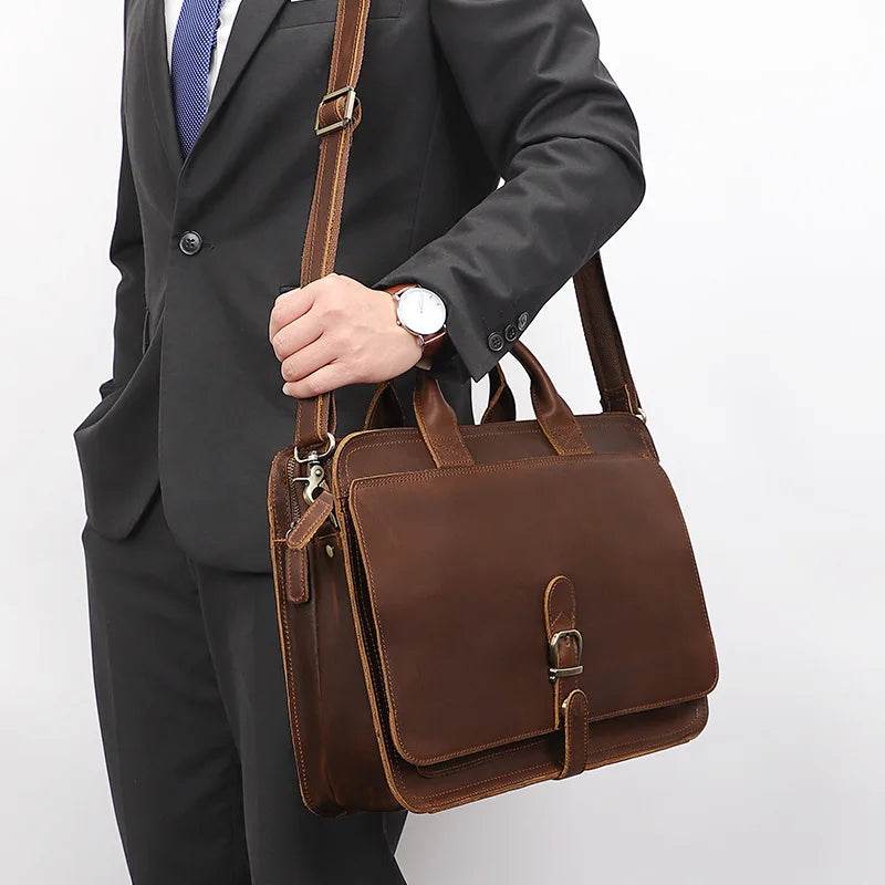 Bolsa Carteiro de Couro Legítimo BP 117: Sua Aliada para o Sucesso Profissional BAGYPACK