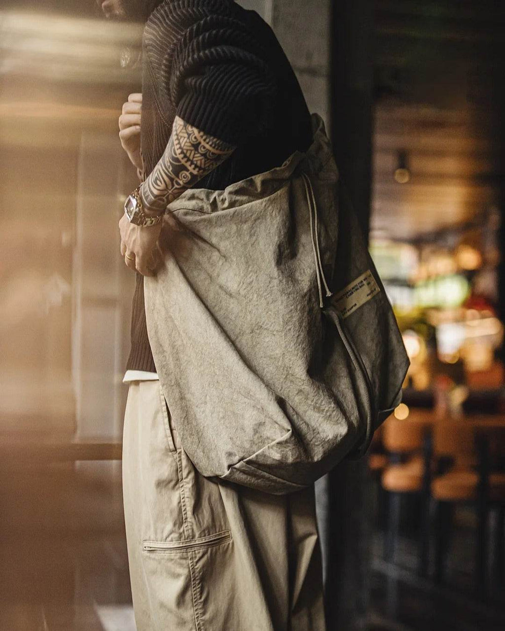 Bucket Bag em Lona BP 205: Estilo, Espaço e Durabilidade Urbana BAGYPACK