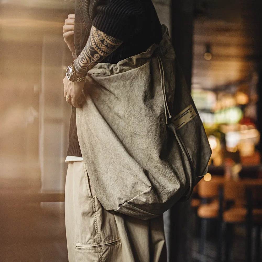 Bucket Bag em Lona BP 205: Estilo, Espaço e Durabilidade Urbana BAGYPACK