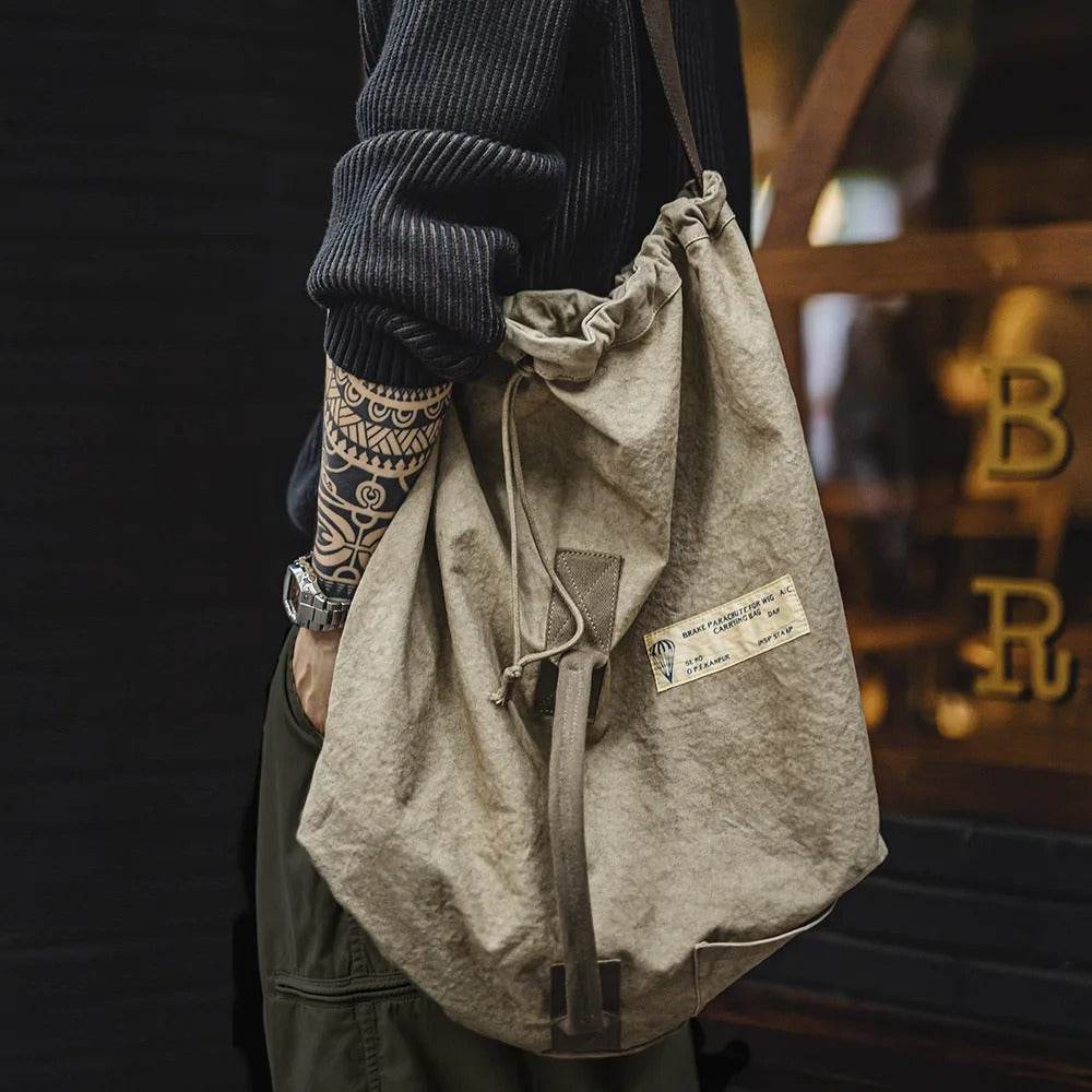 Bucket Bag em Lona BP 205: Estilo, Espaço e Durabilidade Urbana BAGYPACK