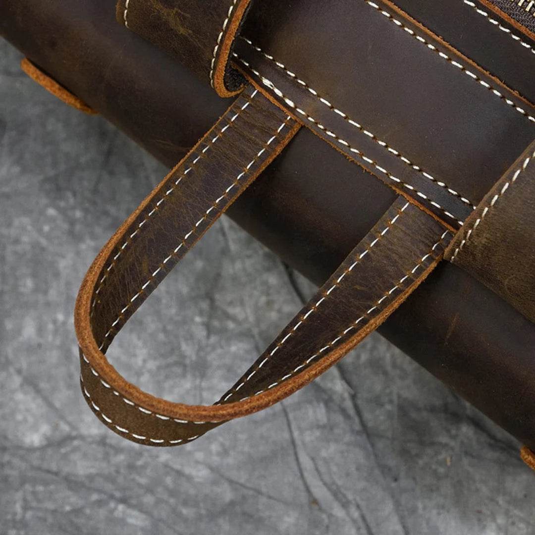 Mochila de Couro Legítimo BP 109: Elegância Atemporal e Funcionalidade para o Dia a Dia BAGYPACK