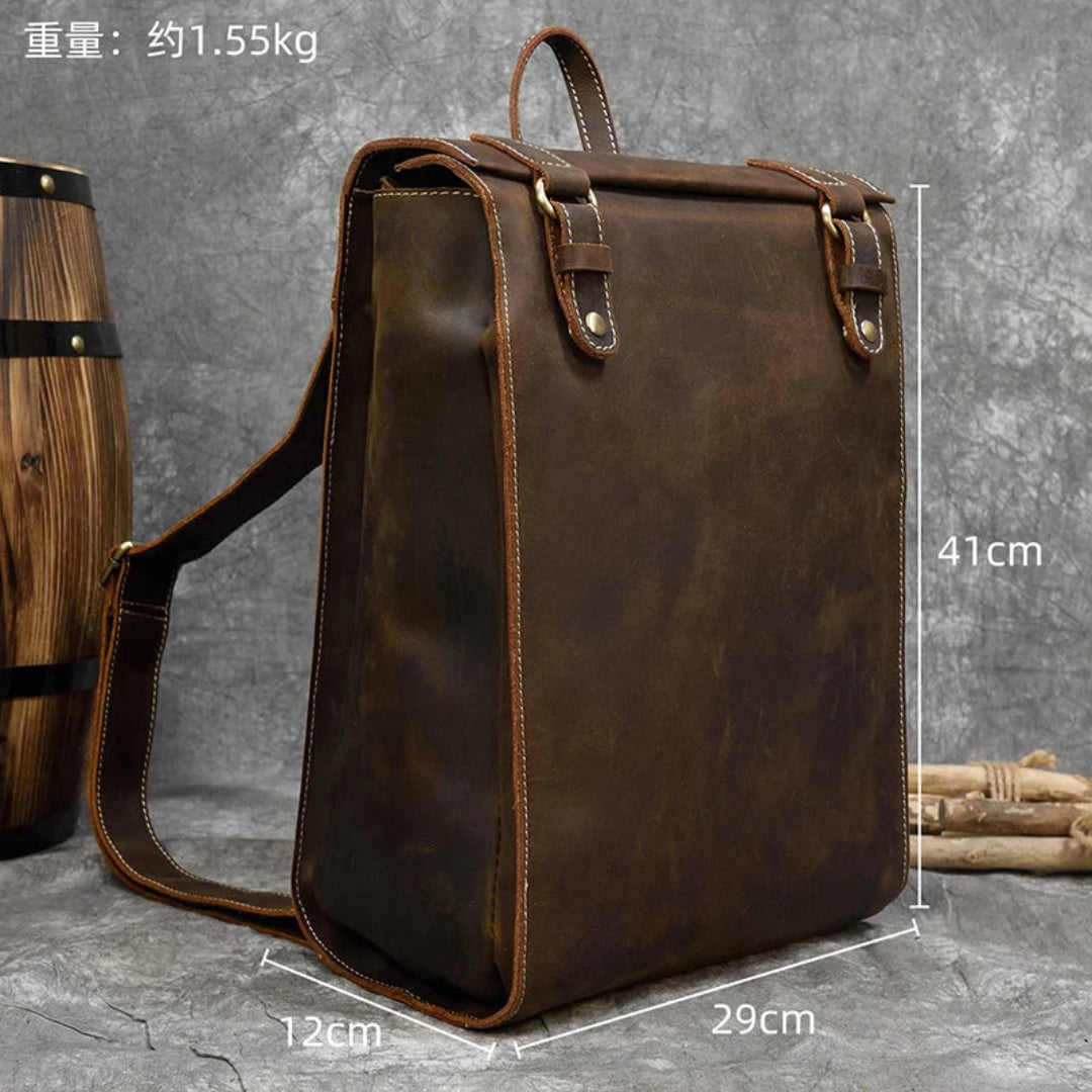 Mochila de couro BP 109 com compartimento para notebook e design sofisticado.