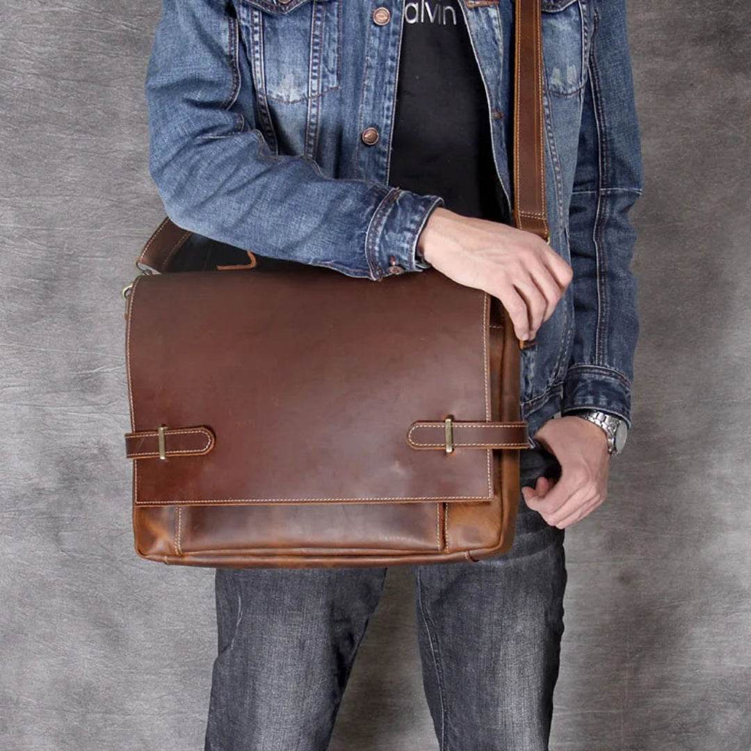 Pasta Executiva de Couro Legítimo BP 111: A Elegância Clássica para o Profissional BAGYPACK