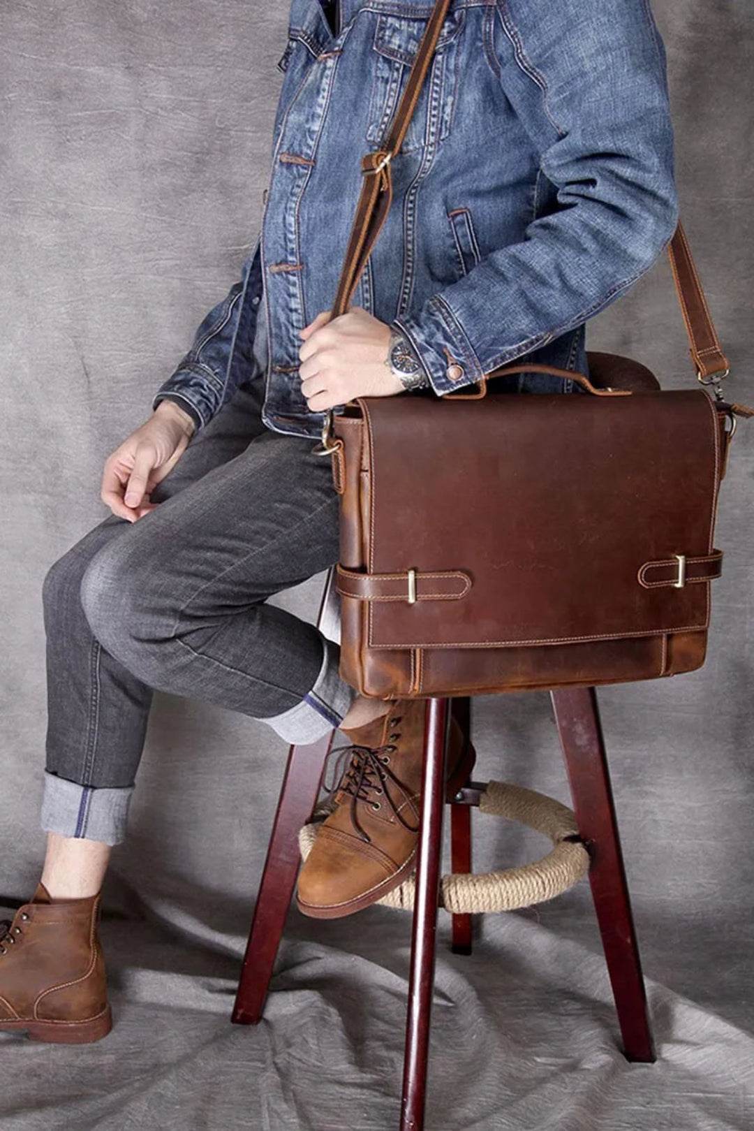 Pasta Executiva de Couro Legítimo BP 111: A Elegância Clássica para o Profissional BAGYPACK