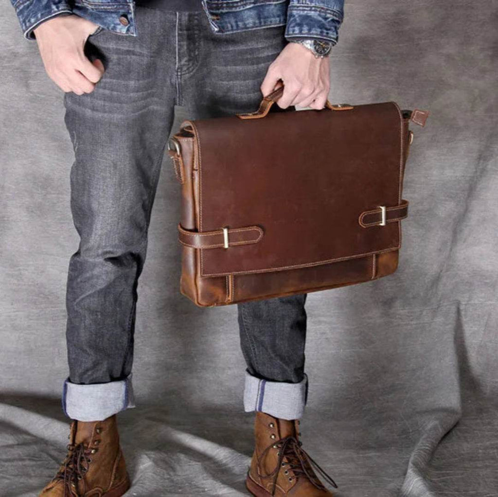 Pasta Executiva de Couro Legítimo BP 111: A Elegância Clássica para o Profissional BAGYPACK