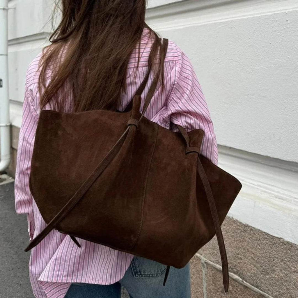 Bolsa Tote Bag BP 201: O Toque Exclusivo da Camurça Suede e Espaço Máximo BAGYPACK