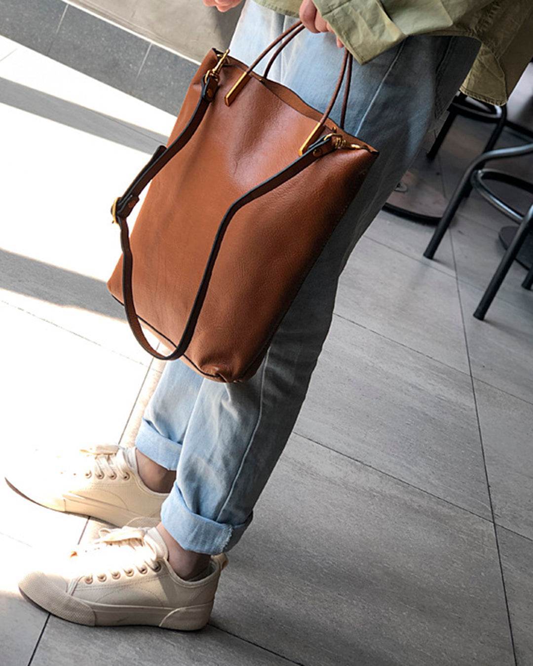 Bolsa BP 318 em Couro Genuíno: Sofisticação Compacta para o Essencial BAGYPACK