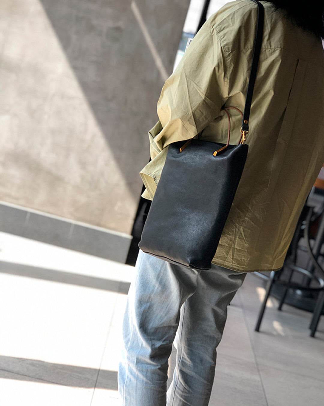 Bolsa BP 318 em Couro Genuíno: Sofisticação Compacta para o Essencial BAGYPACK