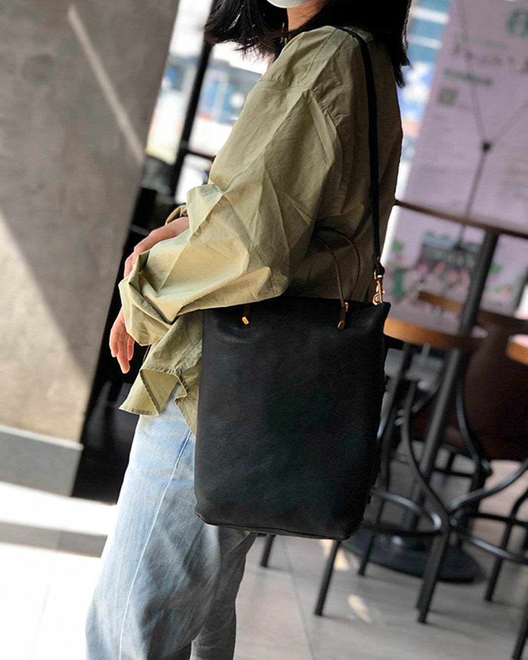 Bolsa BP 318 em Couro Genuíno: Sofisticação Compacta para o Essencial BAGYPACK