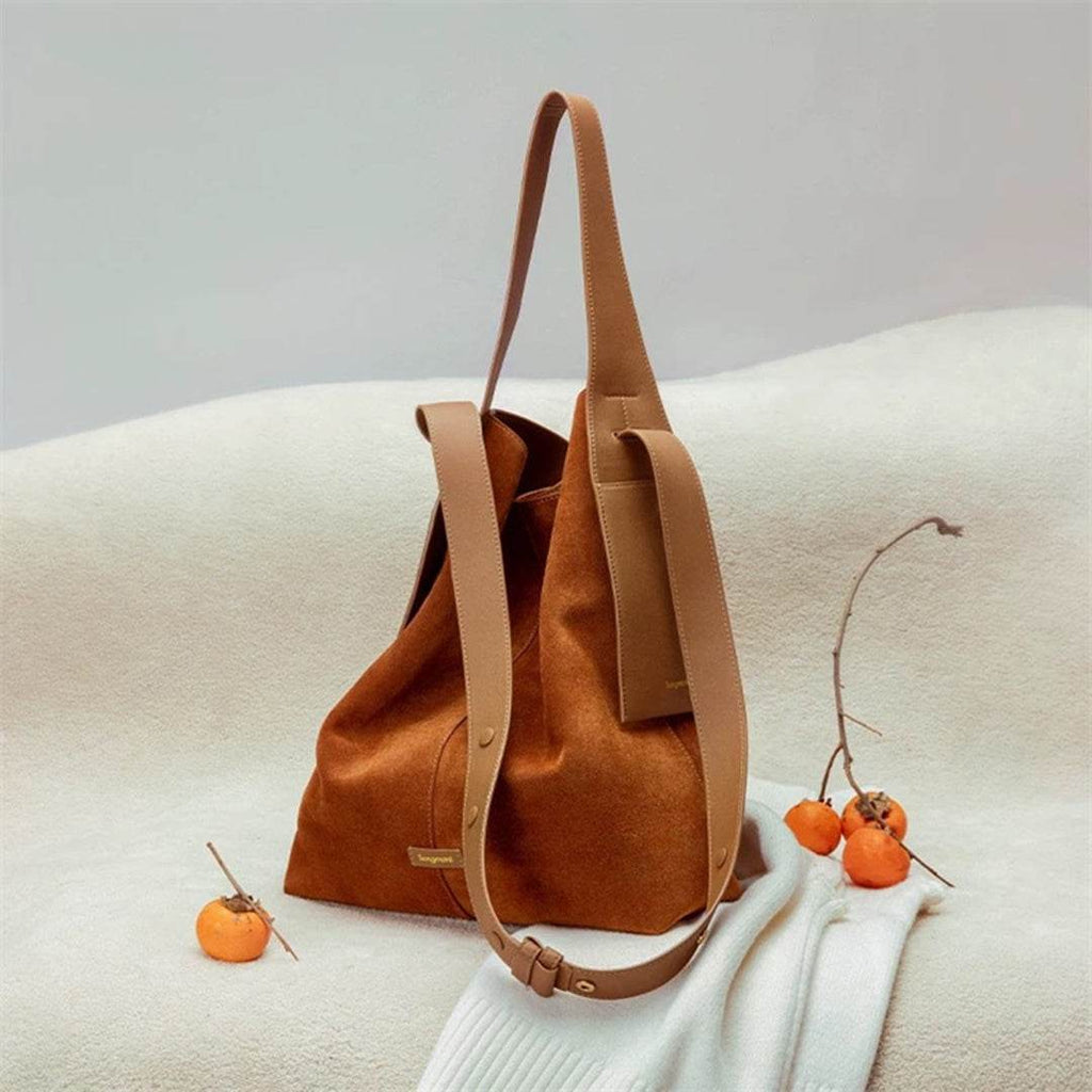 Bolsa Bucket Bag Unissex BP 312: Estilo e Amplo Espaço em Couro Camurça BAGYPACK