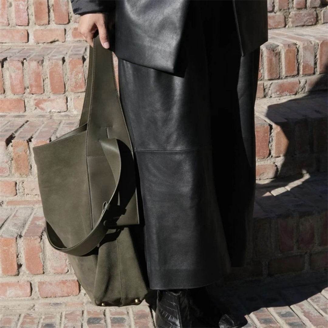 Bolsa Bucket Bag Unissex BP 312: Estilo e Amplo Espaço em Couro Camurça BAGYPACK