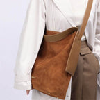 Bolsa Bucket Bag Unissex BP 312: Estilo e Amplo Espaço em Couro Camurça BAGYPACK