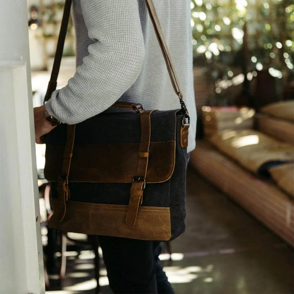 Bolsa Carteiro BP 108 | Lona e Couro | Mensageiro | Notebook | Bagypack - BAGYPACK