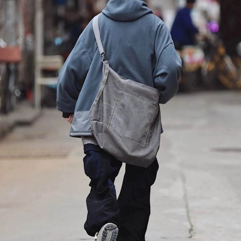 Bolsa Carteiro Masculina BP 126: Estilo Casual em Lona e Amplo Espaço Urbano BAGYPACK