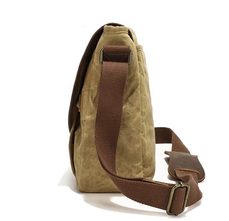 Bolsa Masculina de Ombro BP 106: Praticidade Compacta em Lona e Couro BAGYPACK