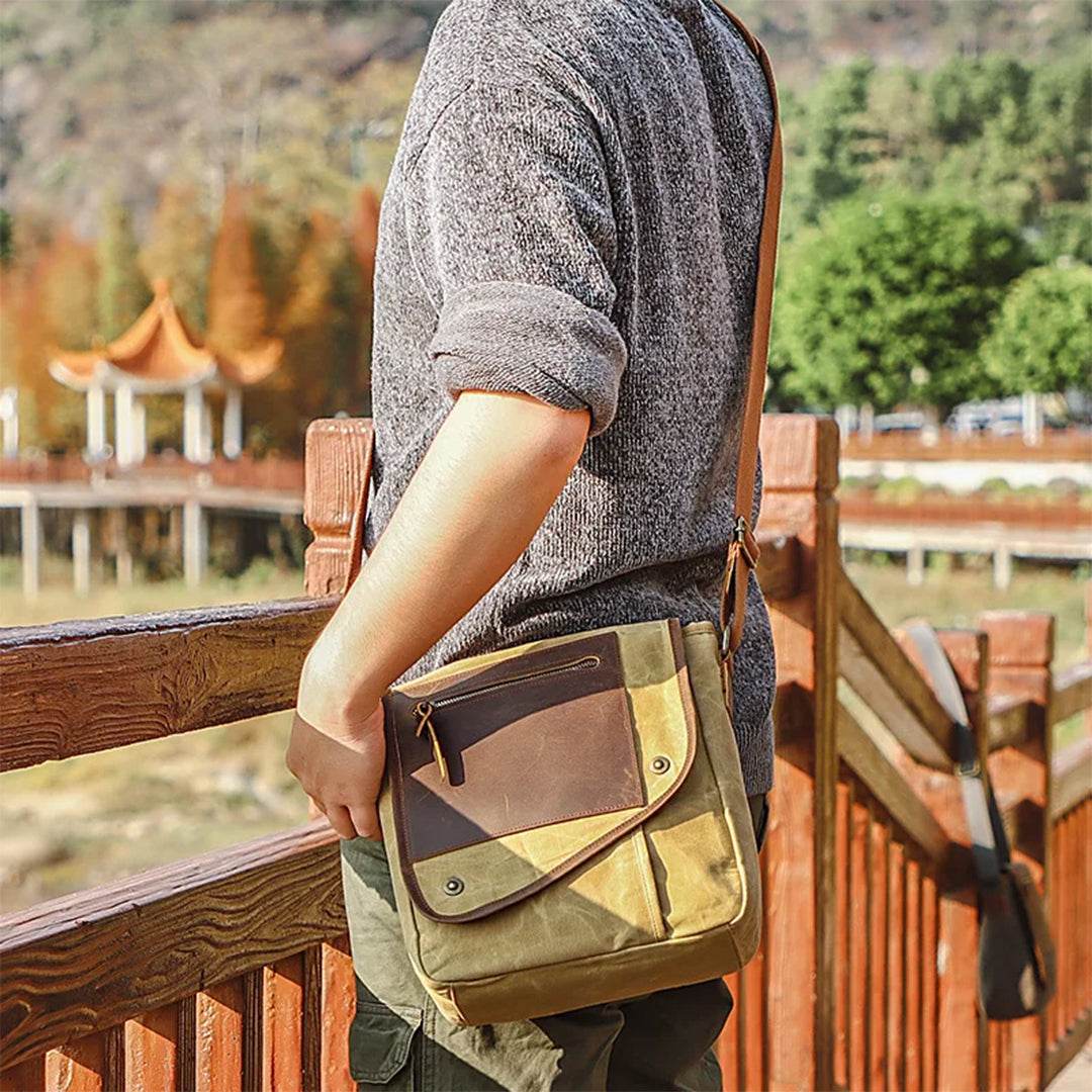 Bolsa Masculina de Ombro BP 106: Praticidade Compacta em Lona e Couro BAGYPACK
