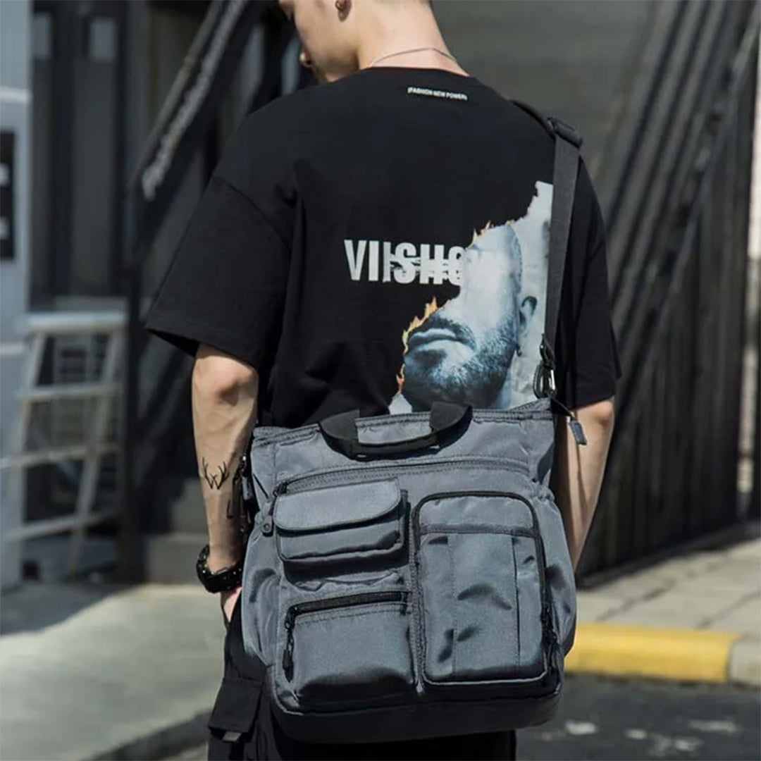 Bolsa masculina BP 227 com design moderno e compartimentos organizadores para o dia a dia.