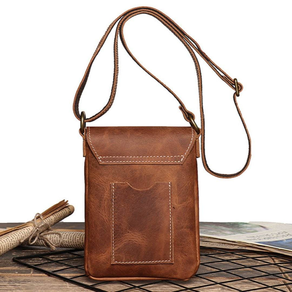 Crossbody BP 802 Compacta Couro Legítimo Design Slim BAGYPACK