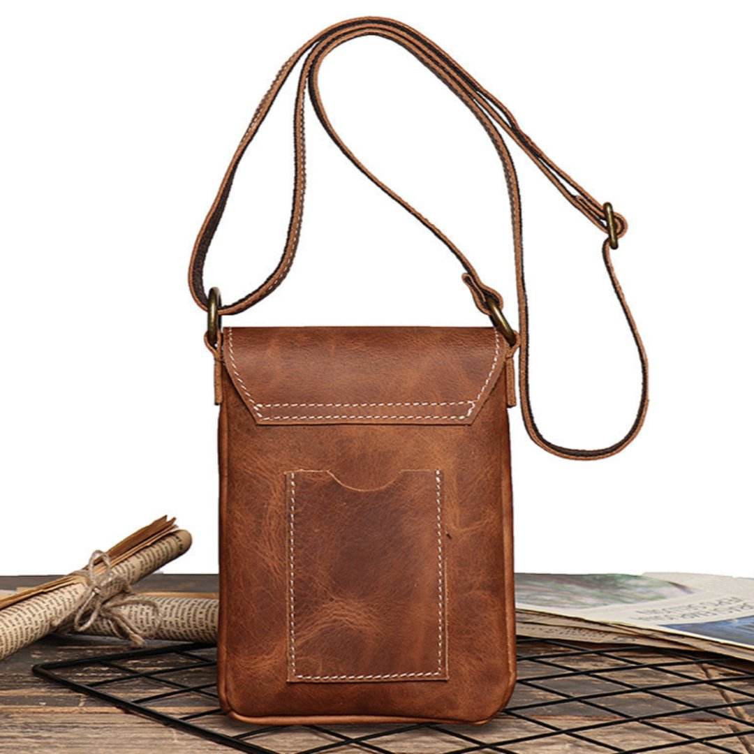 Crossbody BP 802 Compacta Couro Legítimo Design Slim BAGYPACK