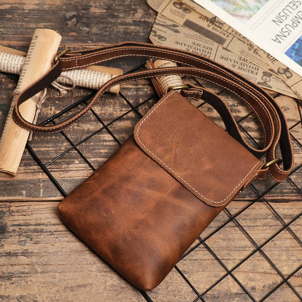 Crossbody BP 802 Compacta Couro Legítimo Design Slim BAGYPACK