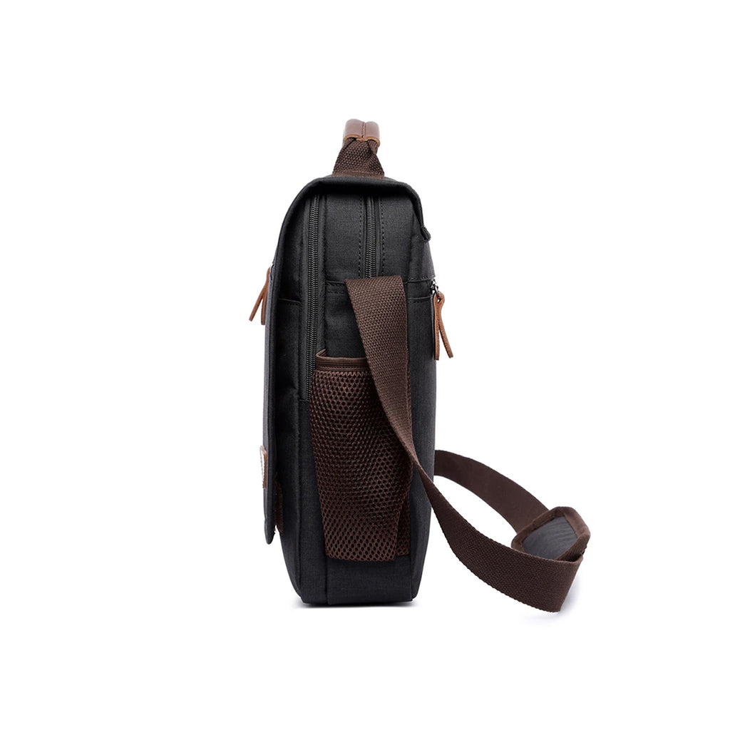 Bolsa Tiracolo Masculina BP 302 moderna e funcional, ideal para o uso diário.