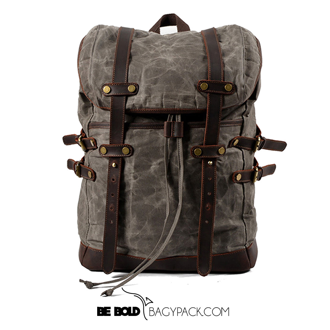 Mochila BP 114 com design moderno, prática para trabalho e viagens, com compartimentos espaçosos.