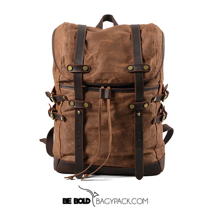 Mochila BP 114 com design moderno, prática para trabalho e viagens, com compartimentos espaçosos.