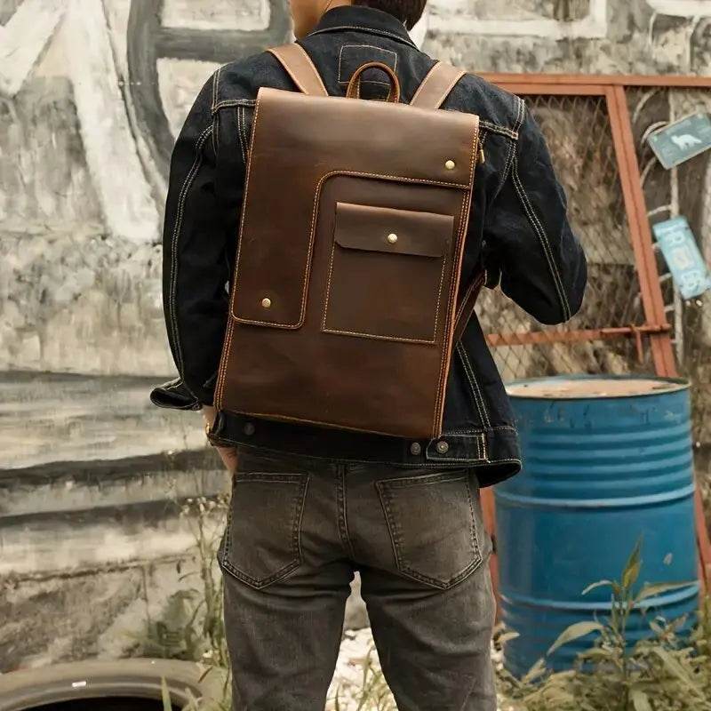 Mochila Notebook em Couro Legítimo BP 105: Segurança e Estilo para Notebook 15" BAGYPACK