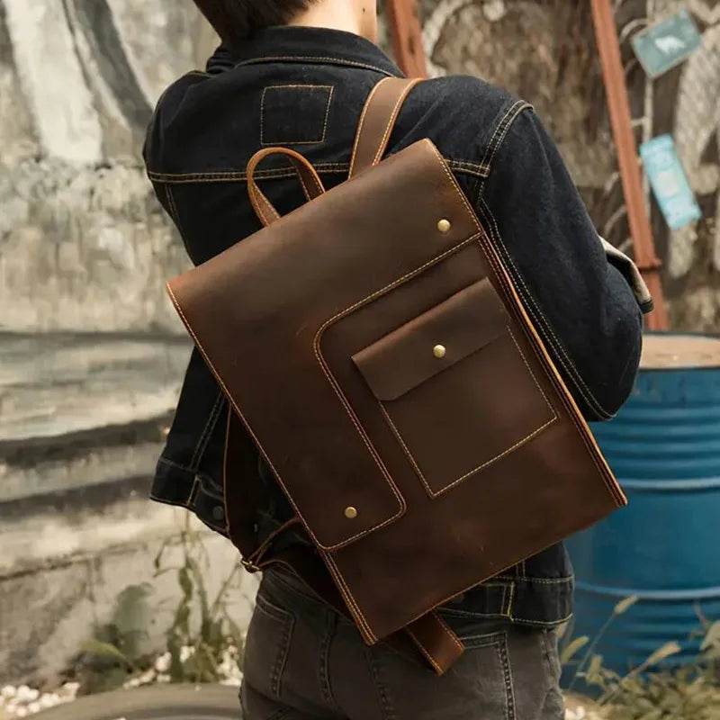 Mochila Notebook em Couro Legítimo BP 105: Segurança e Estilo para Notebook 15" BAGYPACK
