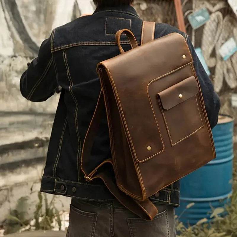 Mochila Notebook em Couro Legítimo BP 105: Segurança e Estilo para Notebook 15" BAGYPACK