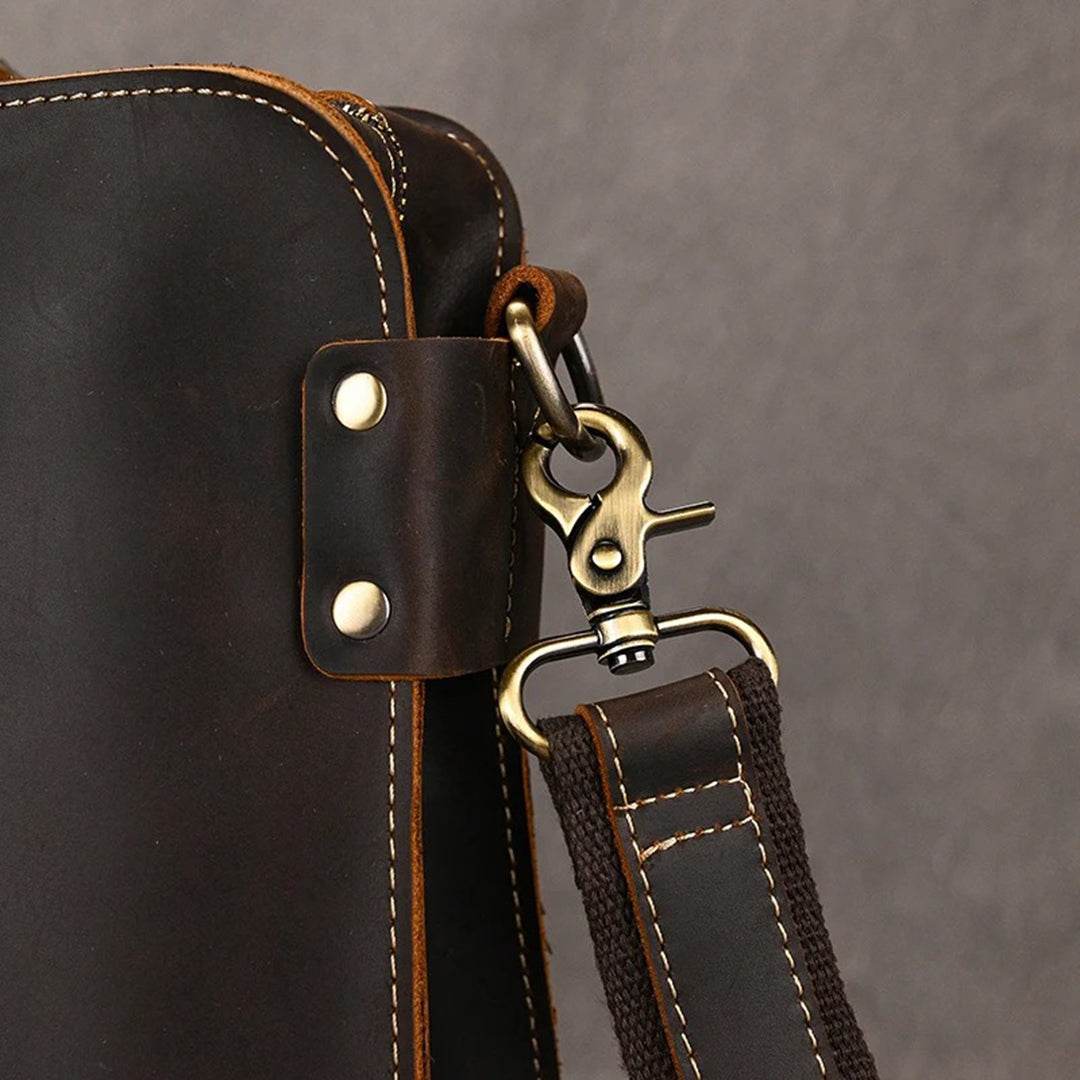 Pasta Executiva em Couro Legítimo BP 118: Elegância e Organização para o Profissional Moderno BAGYPACK