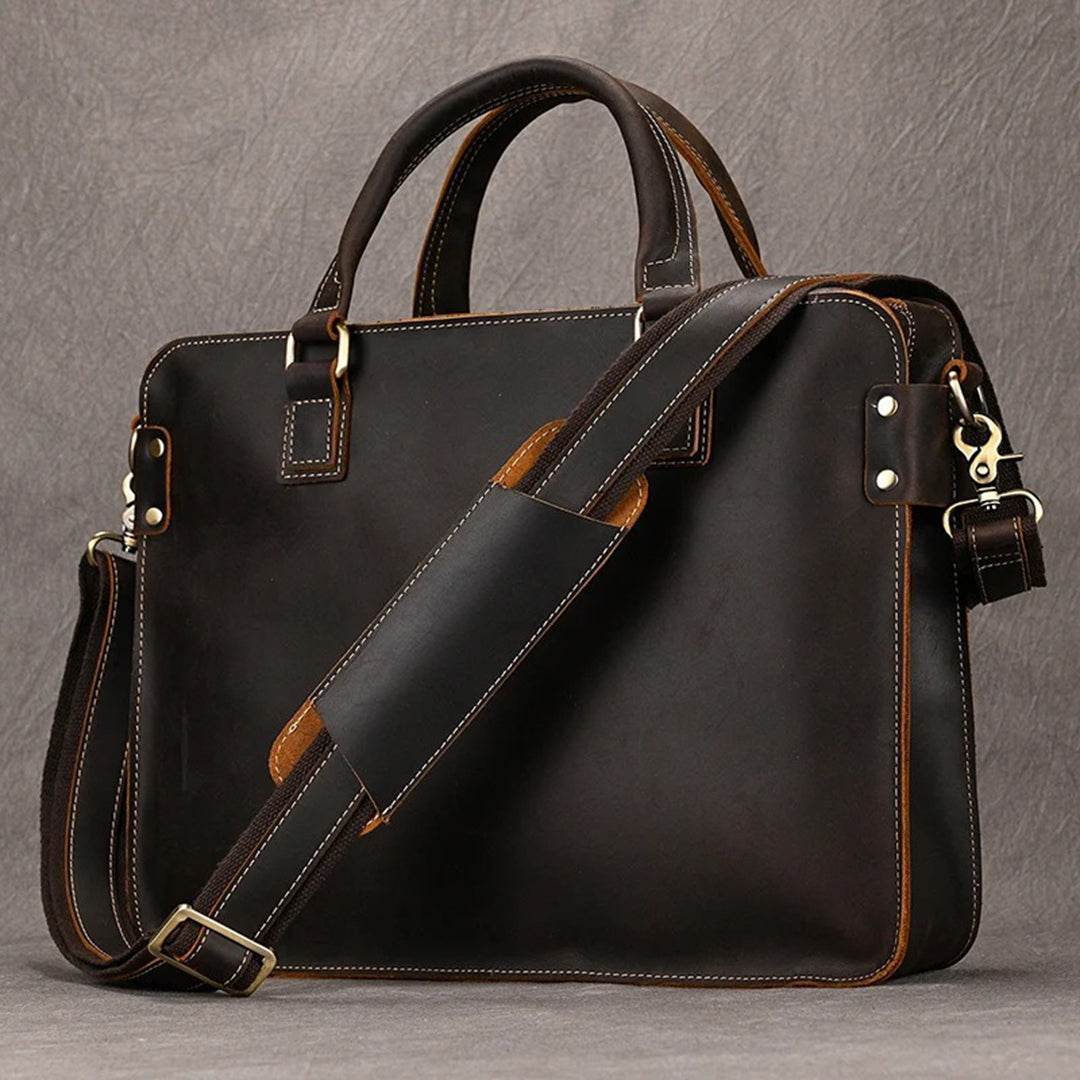 Pasta Executiva em Couro Legítimo BP 118: Elegância e Organização para o Profissional Moderno BAGYPACK