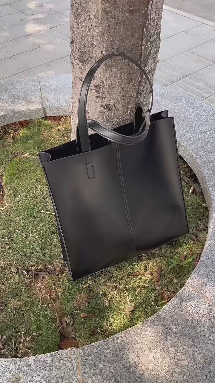 Tote Bag Masculina BP 125: Minimalismo Elegante e Amplo Espaço para o Notebook