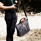 Bolsa Carteiro BP 203 Masculina em Lona Couro. Notebook 14" BAGYPACK
