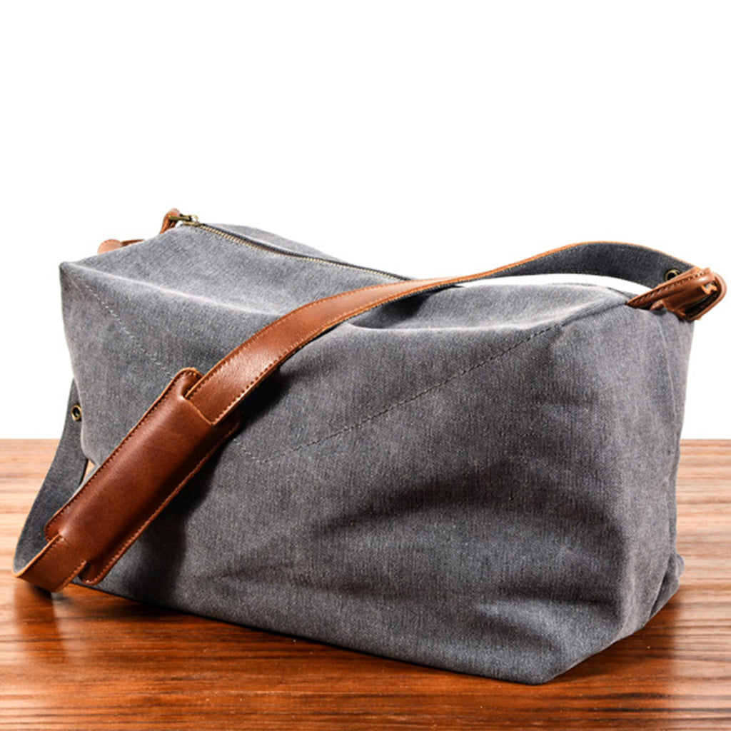 Bolsa masculina BP 609 com design moderno e funcionalidade para o homem contemporâneo.