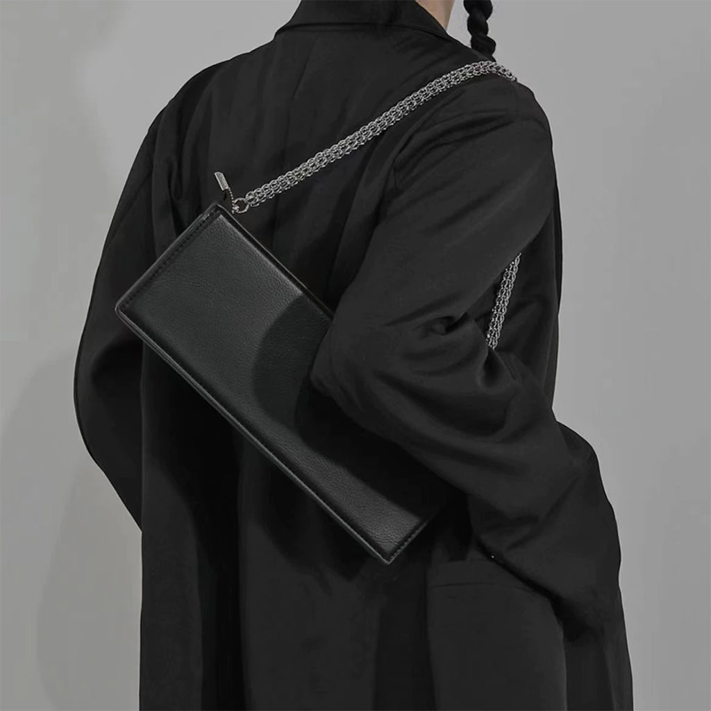 Bolsa Tiracolo BP 223 compacta e estilosa, ideal para o dia a dia.
