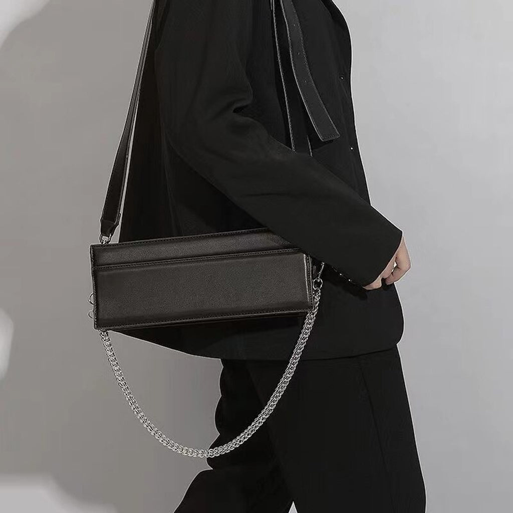 Bolsa Tiracolo BP 223 compacta e estilosa, ideal para o dia a dia.