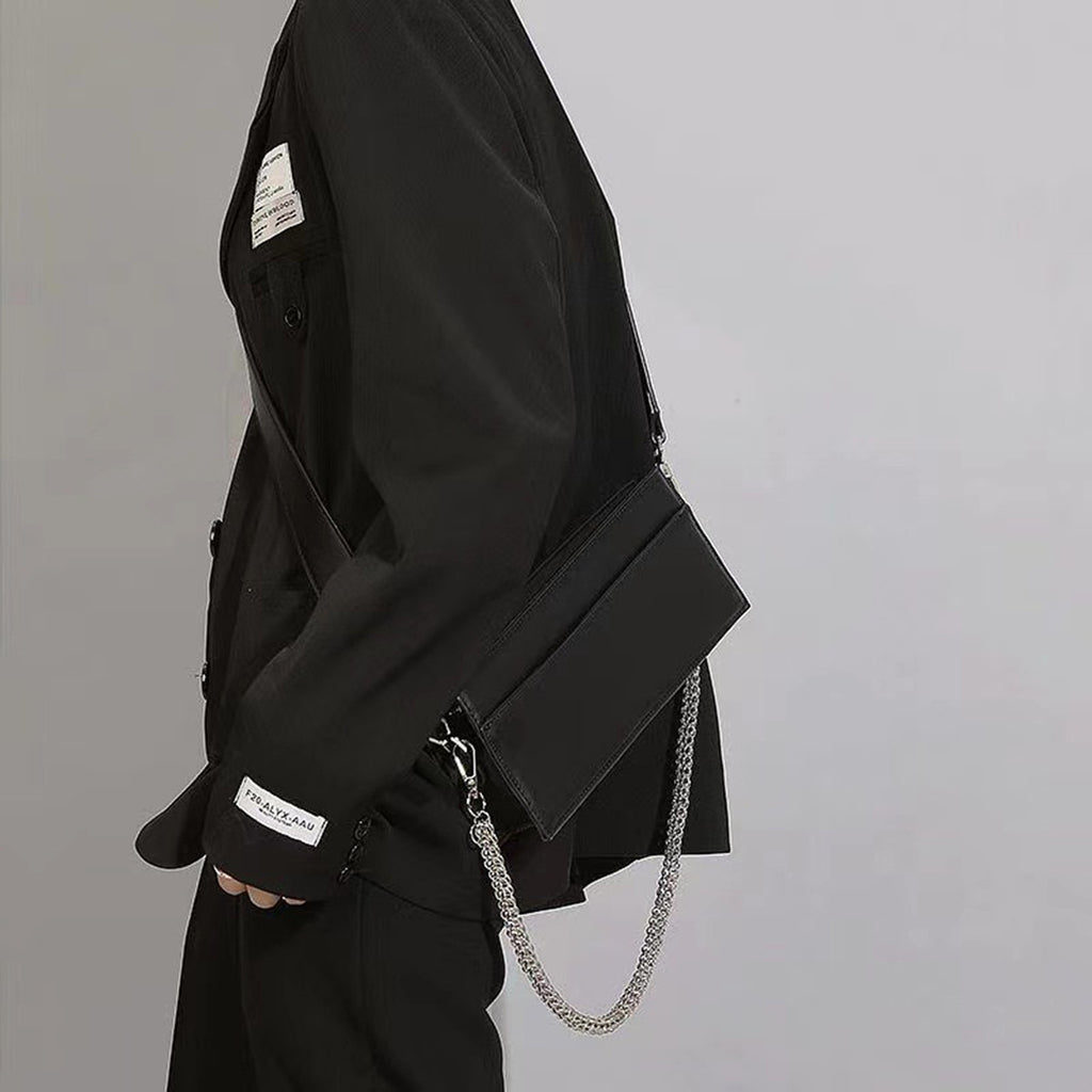 Bolsa Tiracolo BP 223 compacta e estilosa, ideal para o dia a dia.