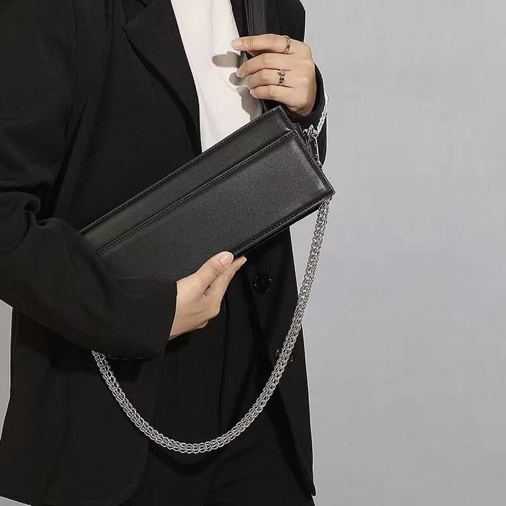 Bolsa Tiracolo BP 223 compacta e estilosa, ideal para o dia a dia.
