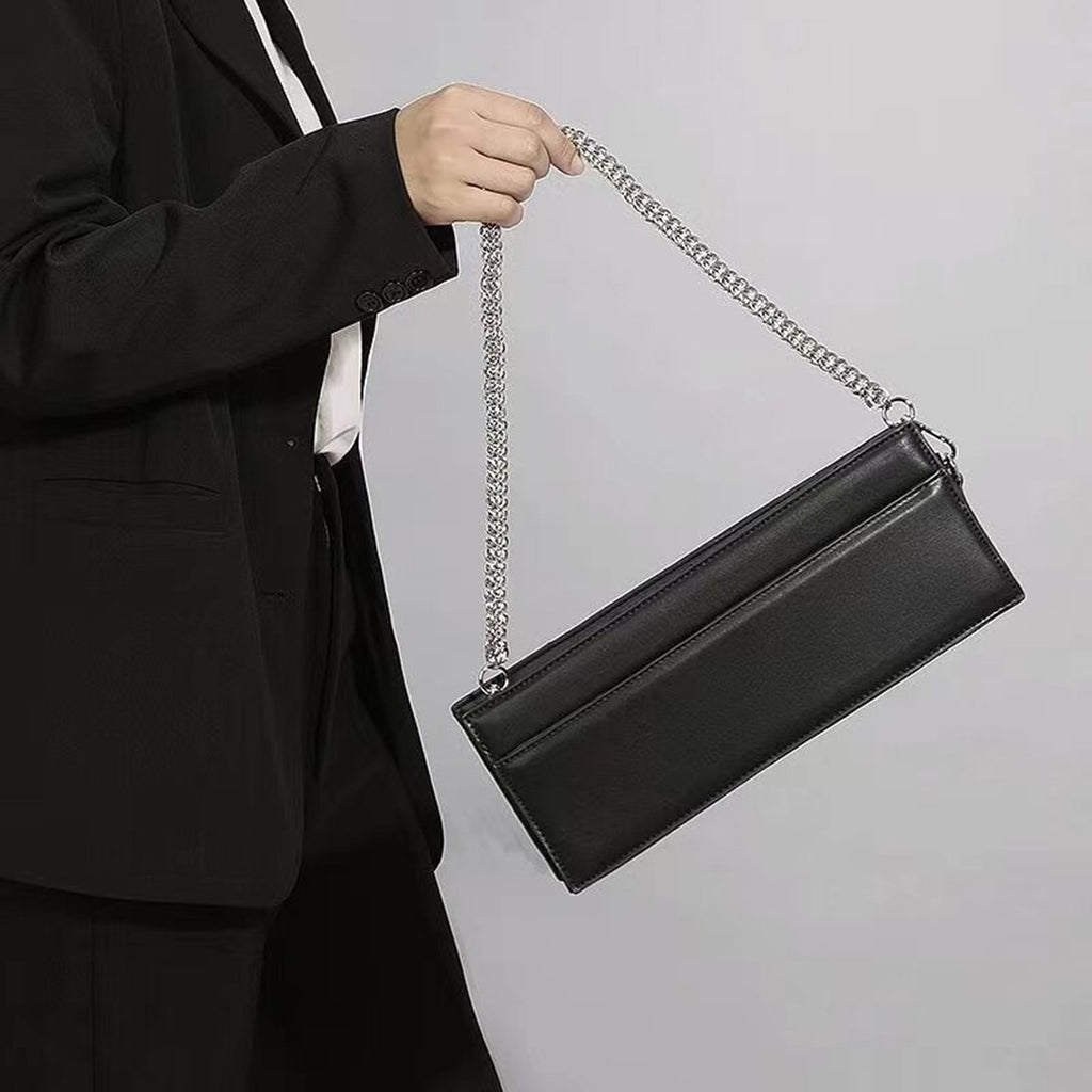 Bolsa Tiracolo BP 223 compacta e estilosa, ideal para o dia a dia.